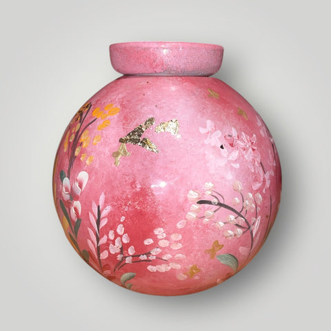 klein huisje | Roze met bloemen en vlinders |
