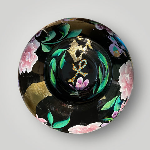 groot huisje | Zwart bloemen en symbool |